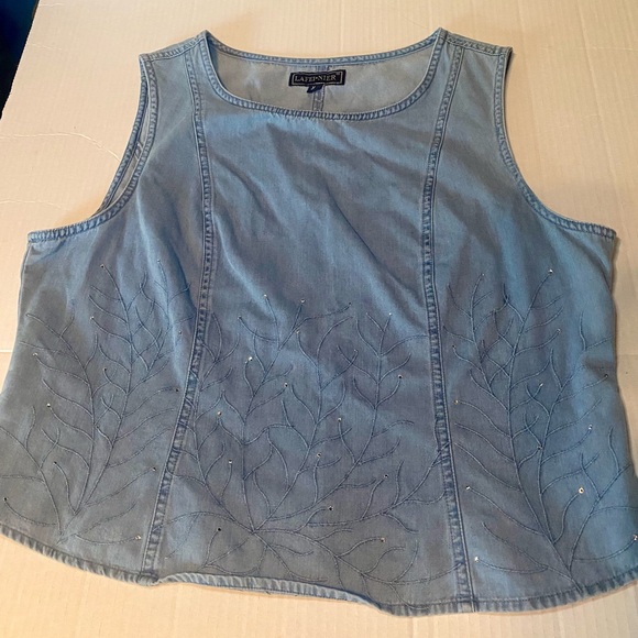 LaFei Nier light wash denim embroidered Vintage top size XL w/subtle rhinestones - Picture 11 of 12